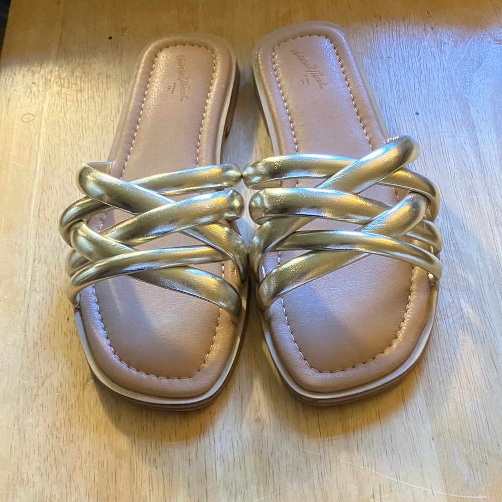 Universal Thread Gold Slide Sandals, 7.5